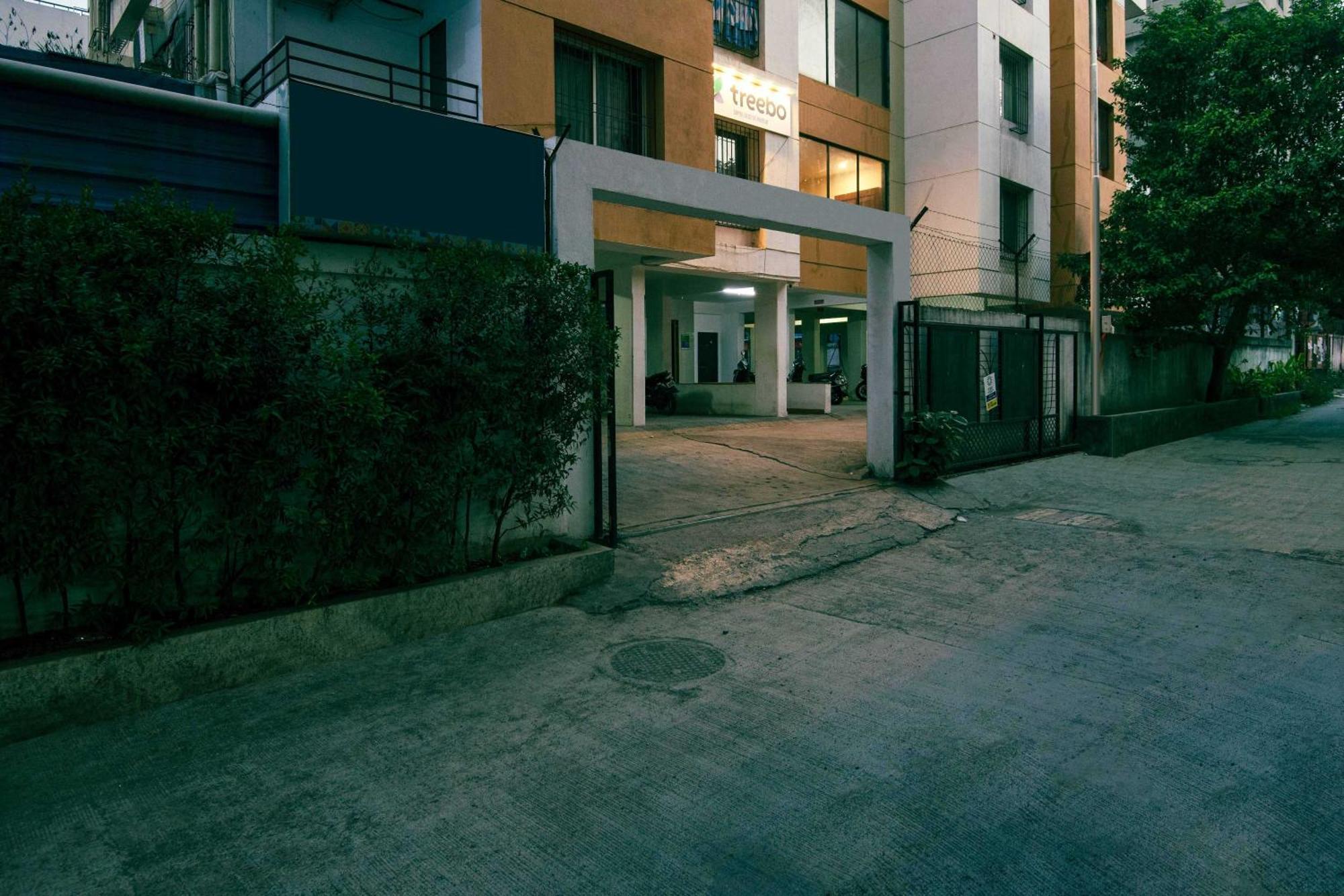 Hotel Treebo Empire Executive Premium, Hinjewadi à Hinjawadi Extérieur photo